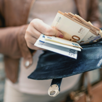 De beste tips om geld te besparen in dure tijden