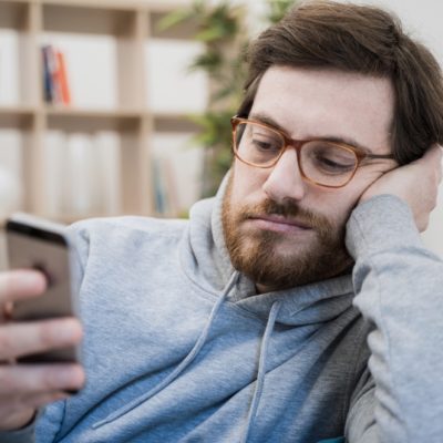 Waarom mensen aan ghosting doen (en hoe je er overheen komt)
